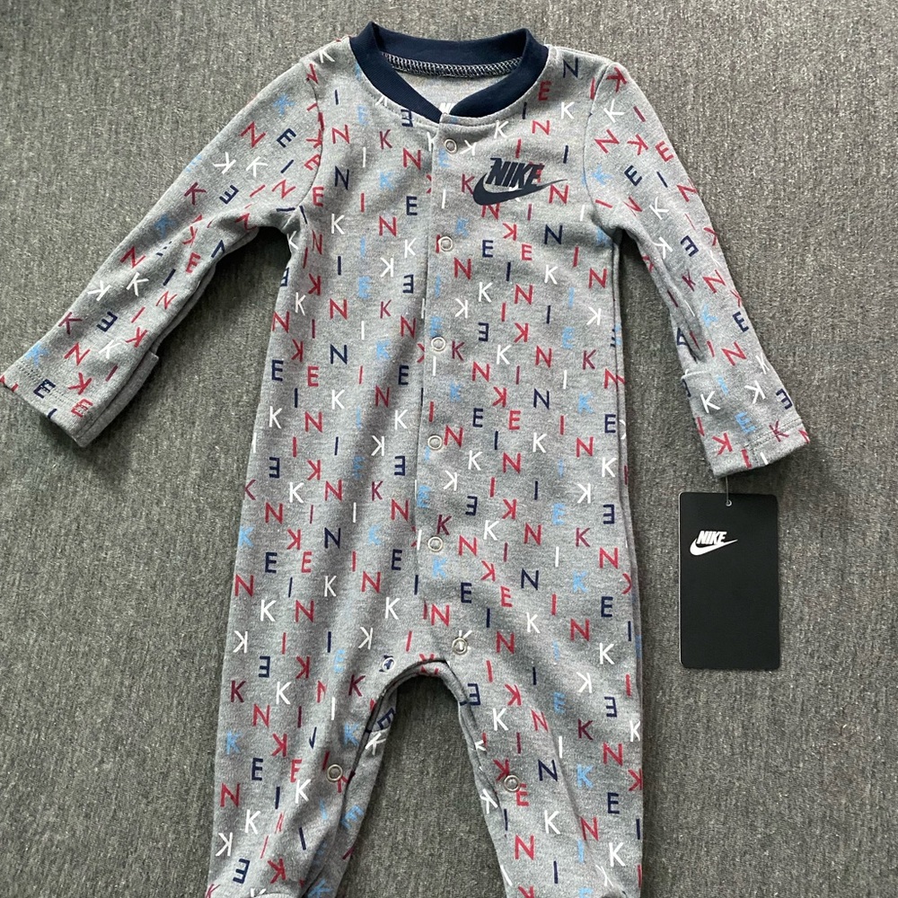 NEW Nike Baby Footie 3 Months